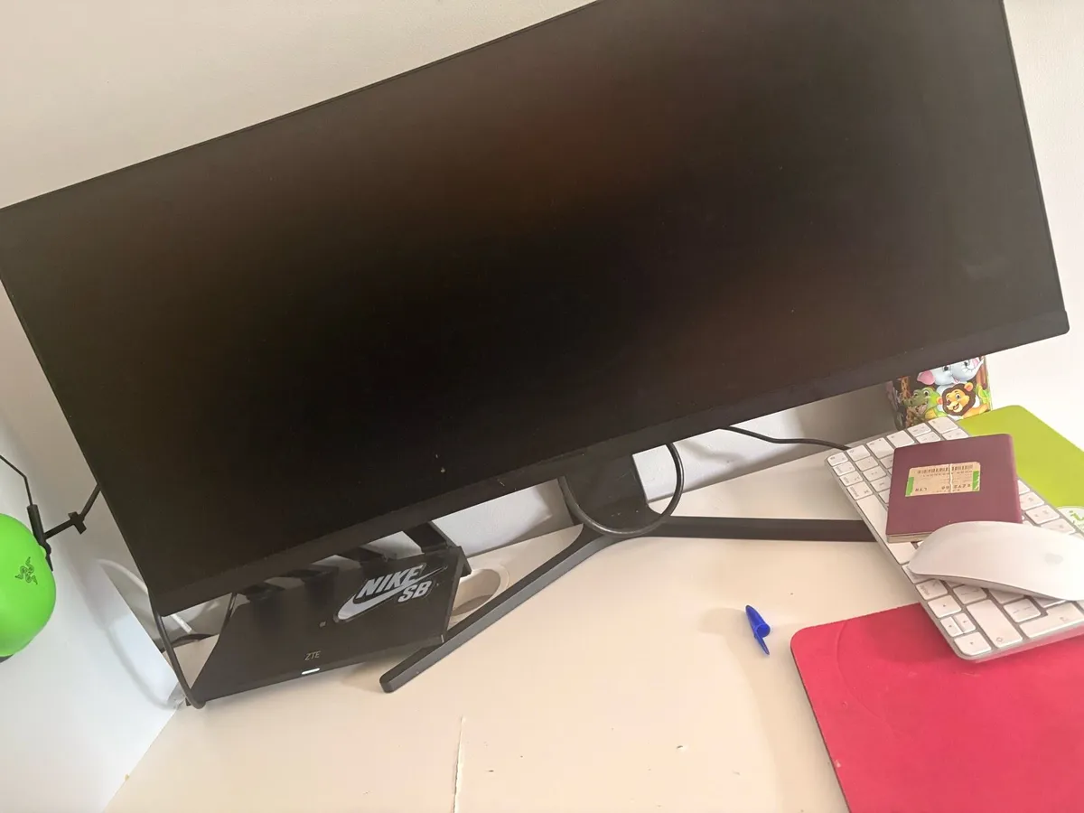 Curved Monitor - Image 1