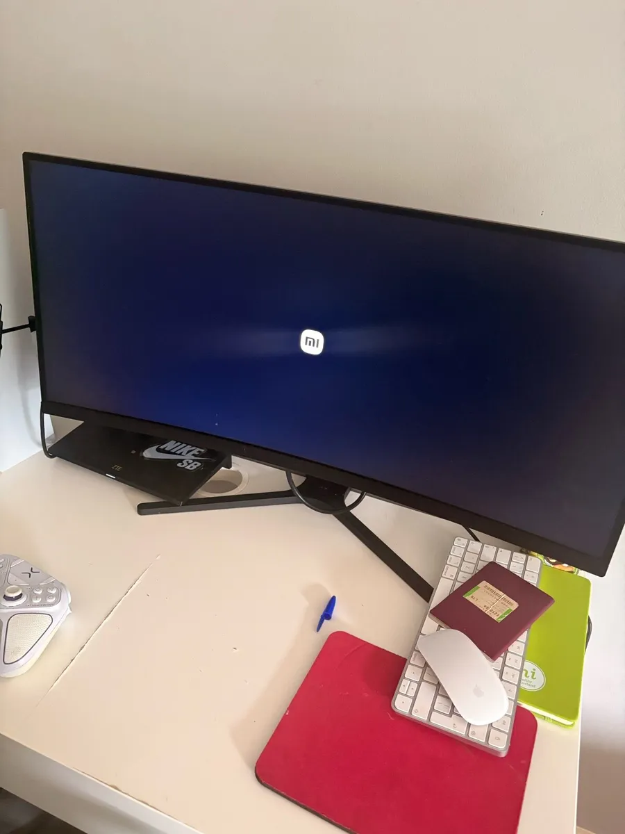 Curved Monitor - Image 4