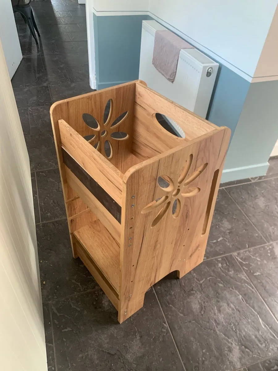 Kitchen helper for toddler - Image 1