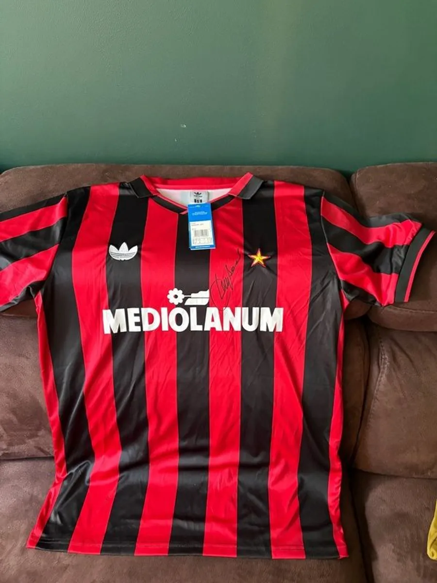 Franco Baresi signed AC Milan jersey - Image 1