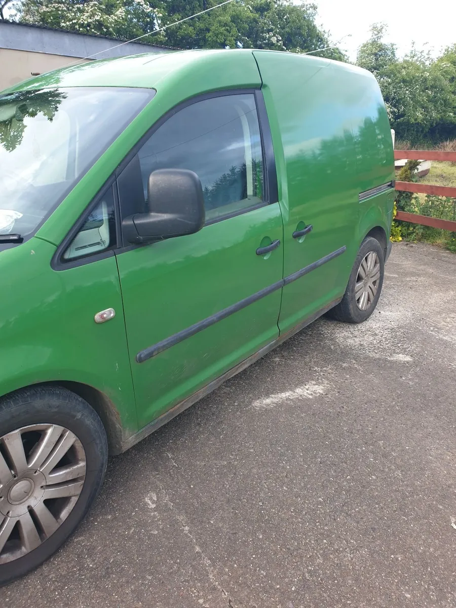 Volkswagen Caddy 2010 - Image 3
