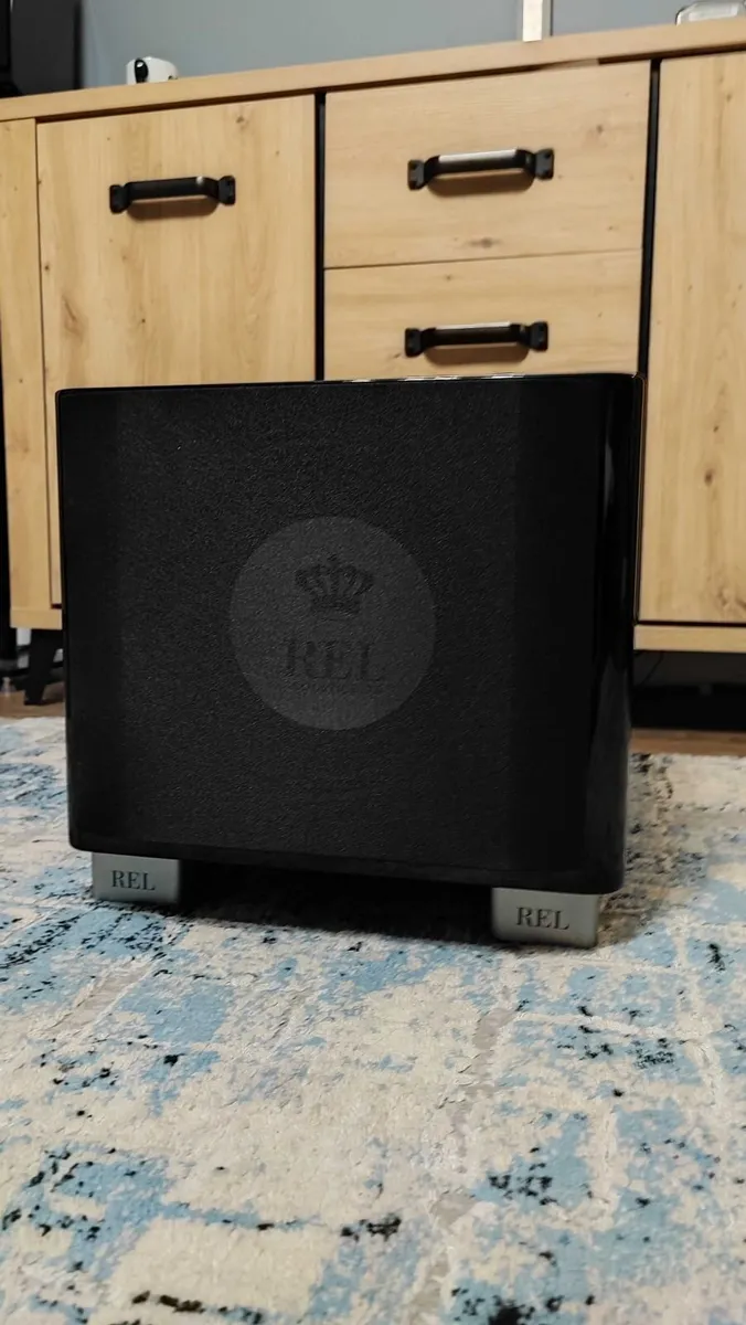 Rel T9X subwoofer black high gloss . - Image 2