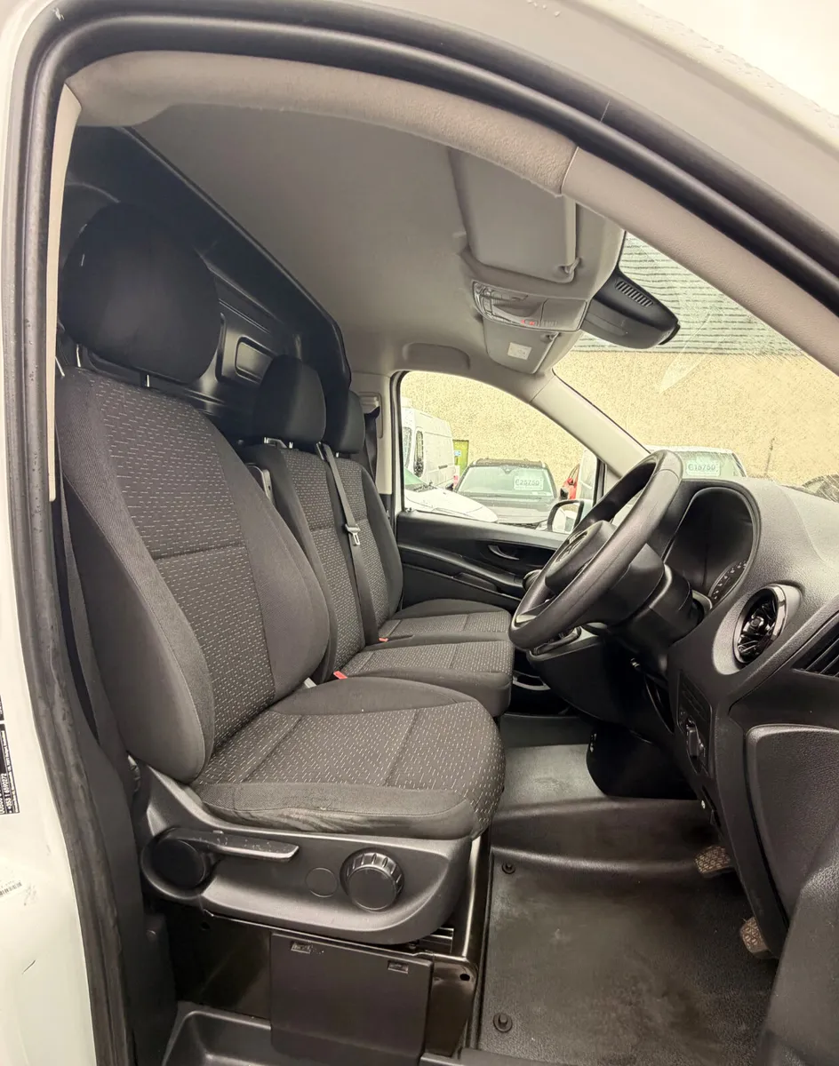 2022 Mercedes-Benz Vito 44k KLM’s RWD - Image 4