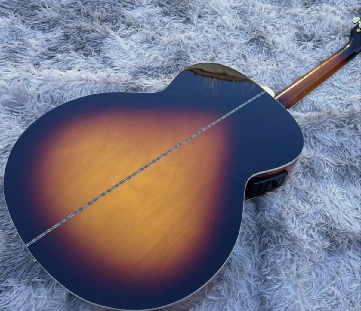Acoustic guitar - Image 2