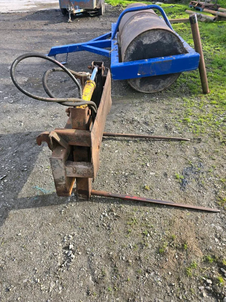 Rossmore Hydraulic Bale Handler - Image 1