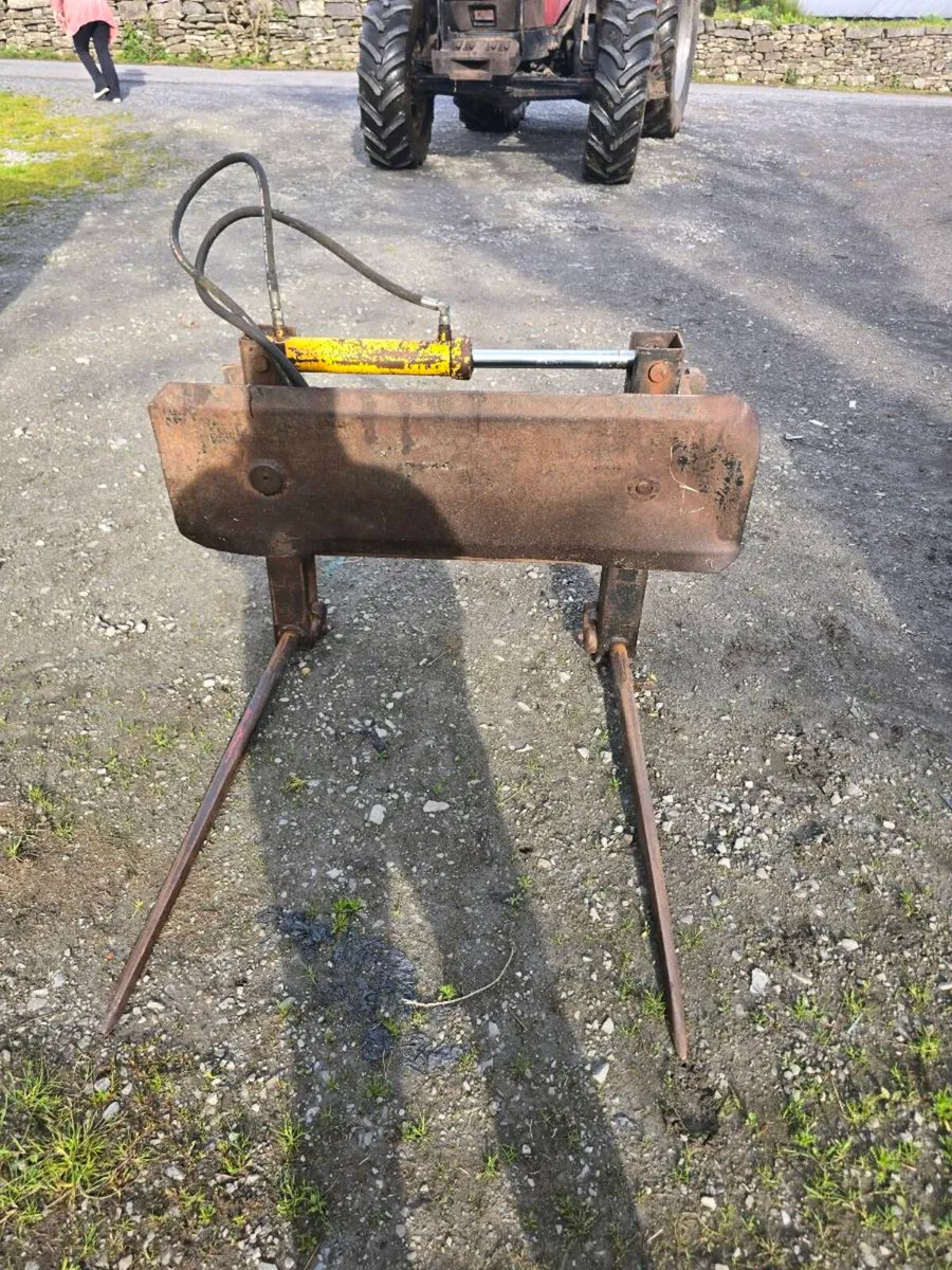 Rossmore Hydraulic Bale Handler - Image 2