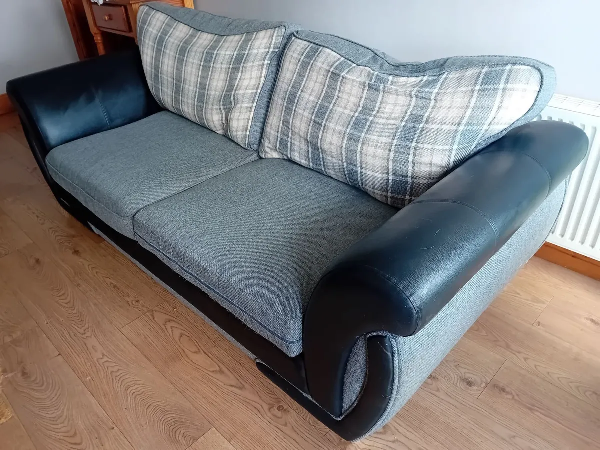 Couch - Image 3