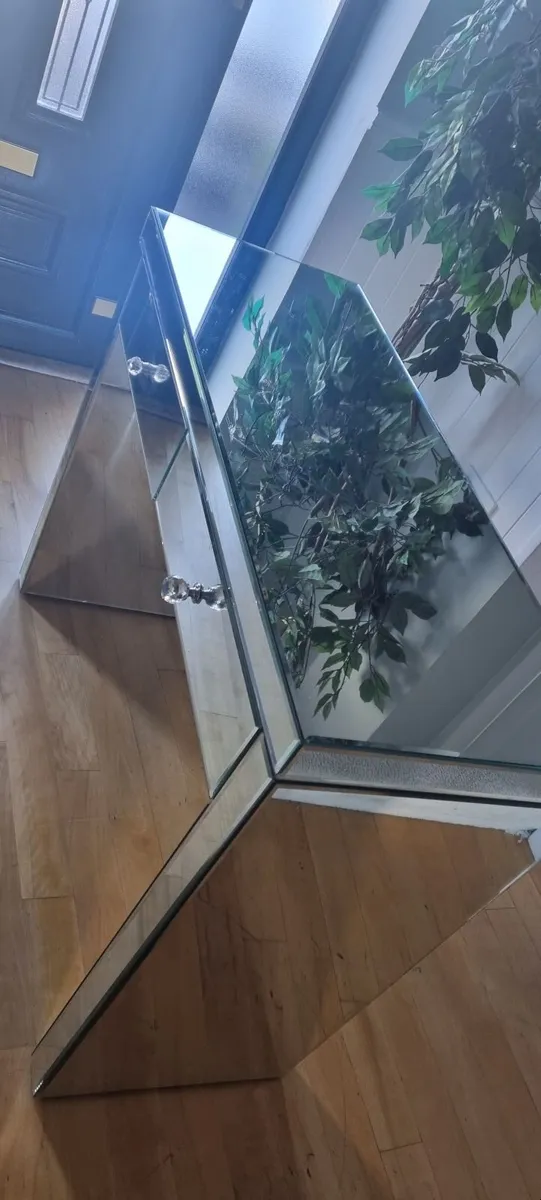 Free mirrored dressing table - Image 2
