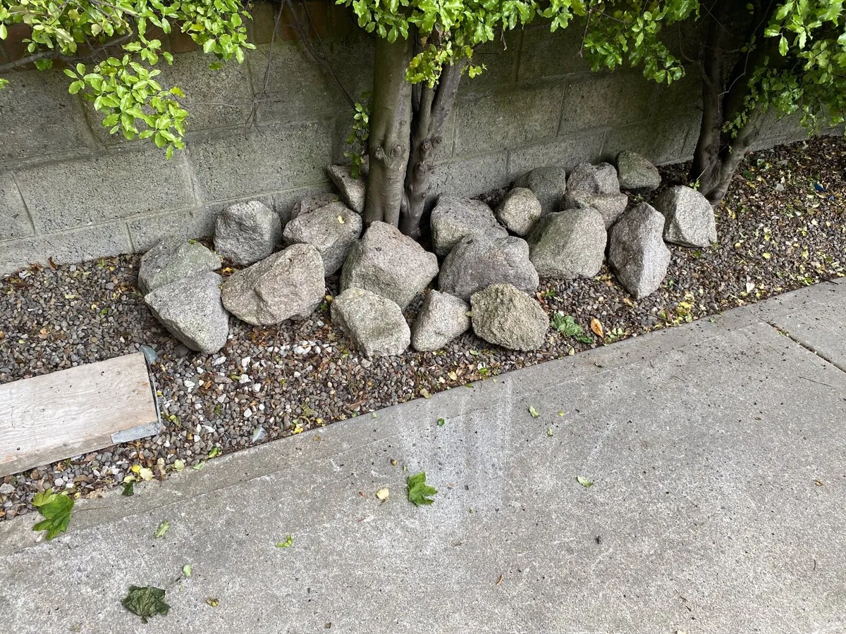 Granite stones - Image 1