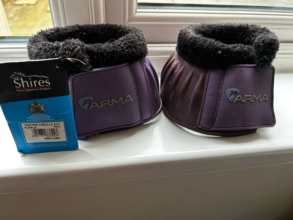 Shires arma over reach boots - Image 1