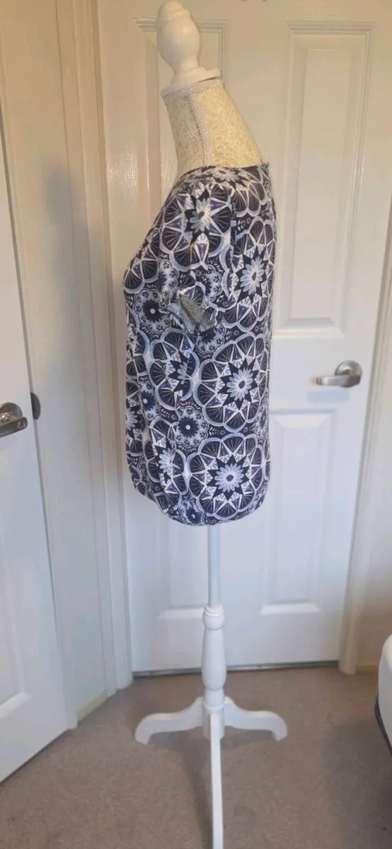 Debenhams Blue White Geometric Floral Print Top UK - Image 2
