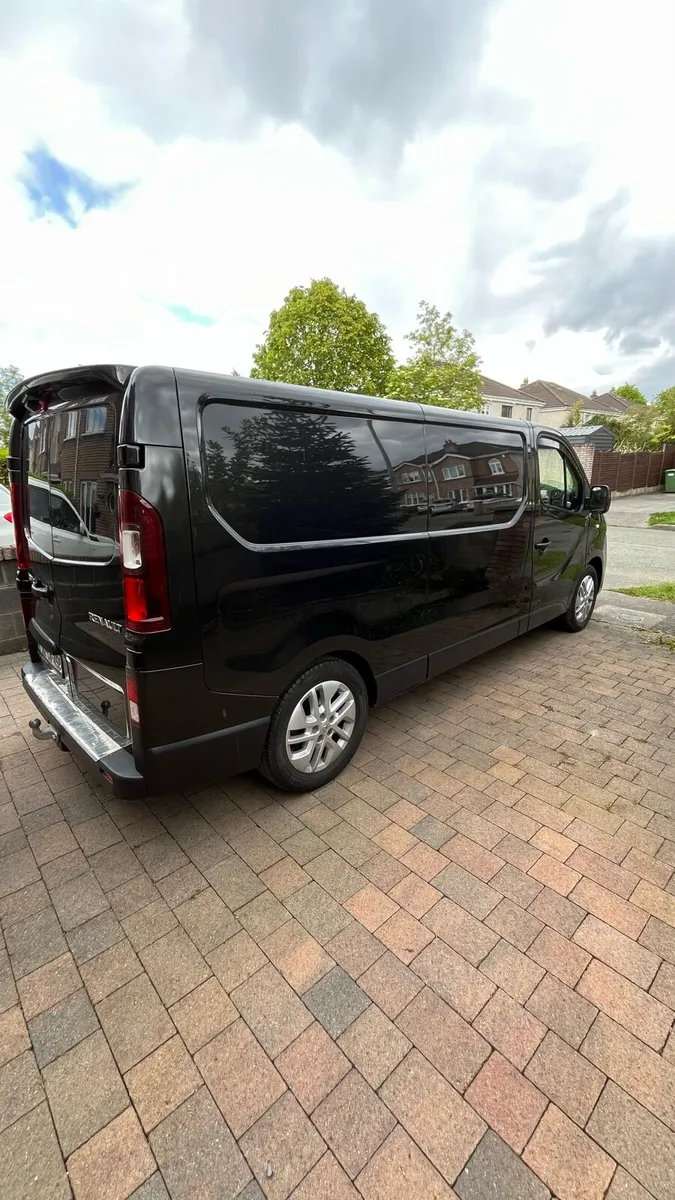 Renault Trafic 2.0 170hp Automatic - Image 3