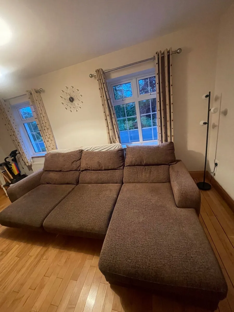 Large brown couch - Image 1