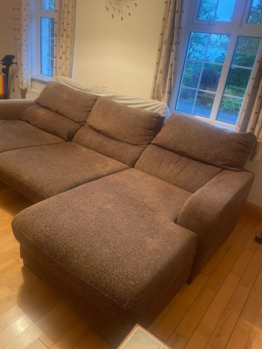 Large brown couch - Image 3