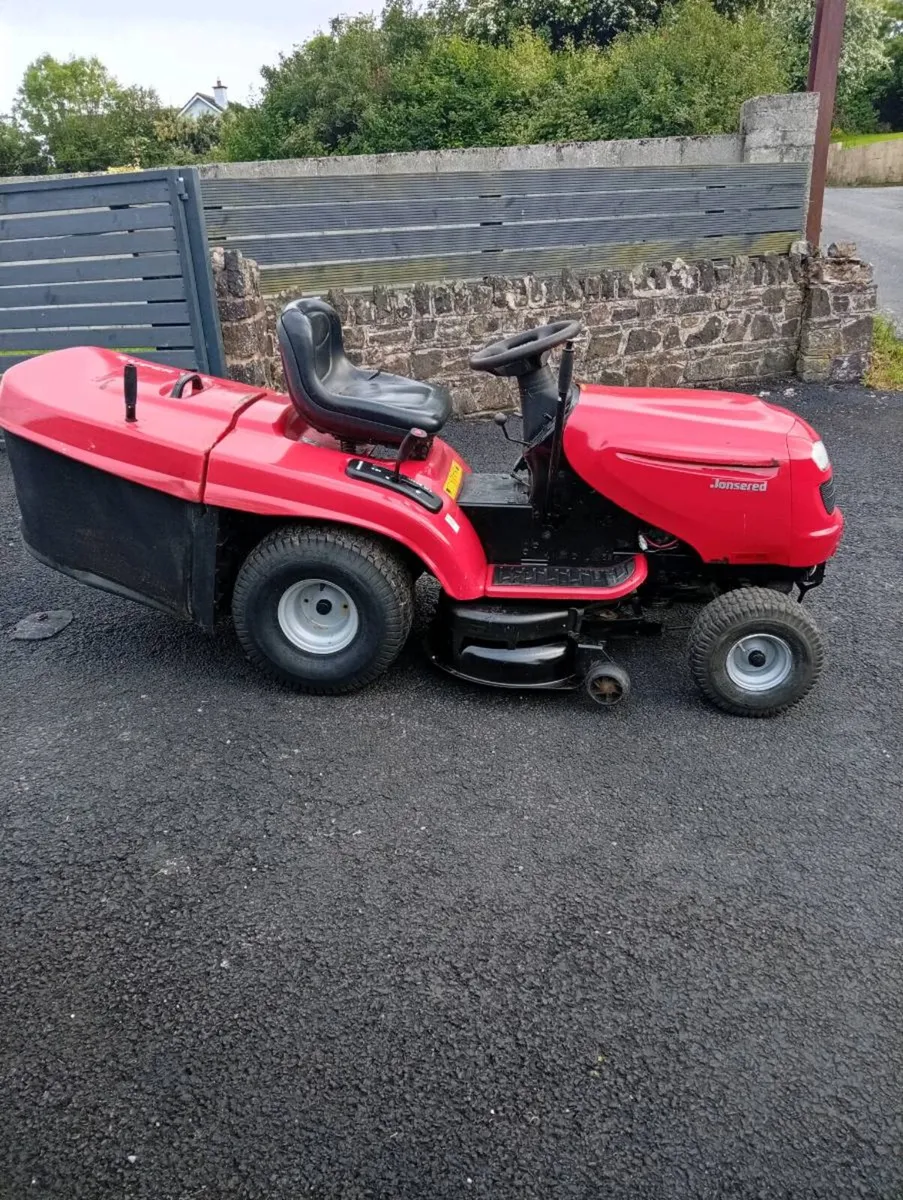Jonsered lt2217 mower - Image 1