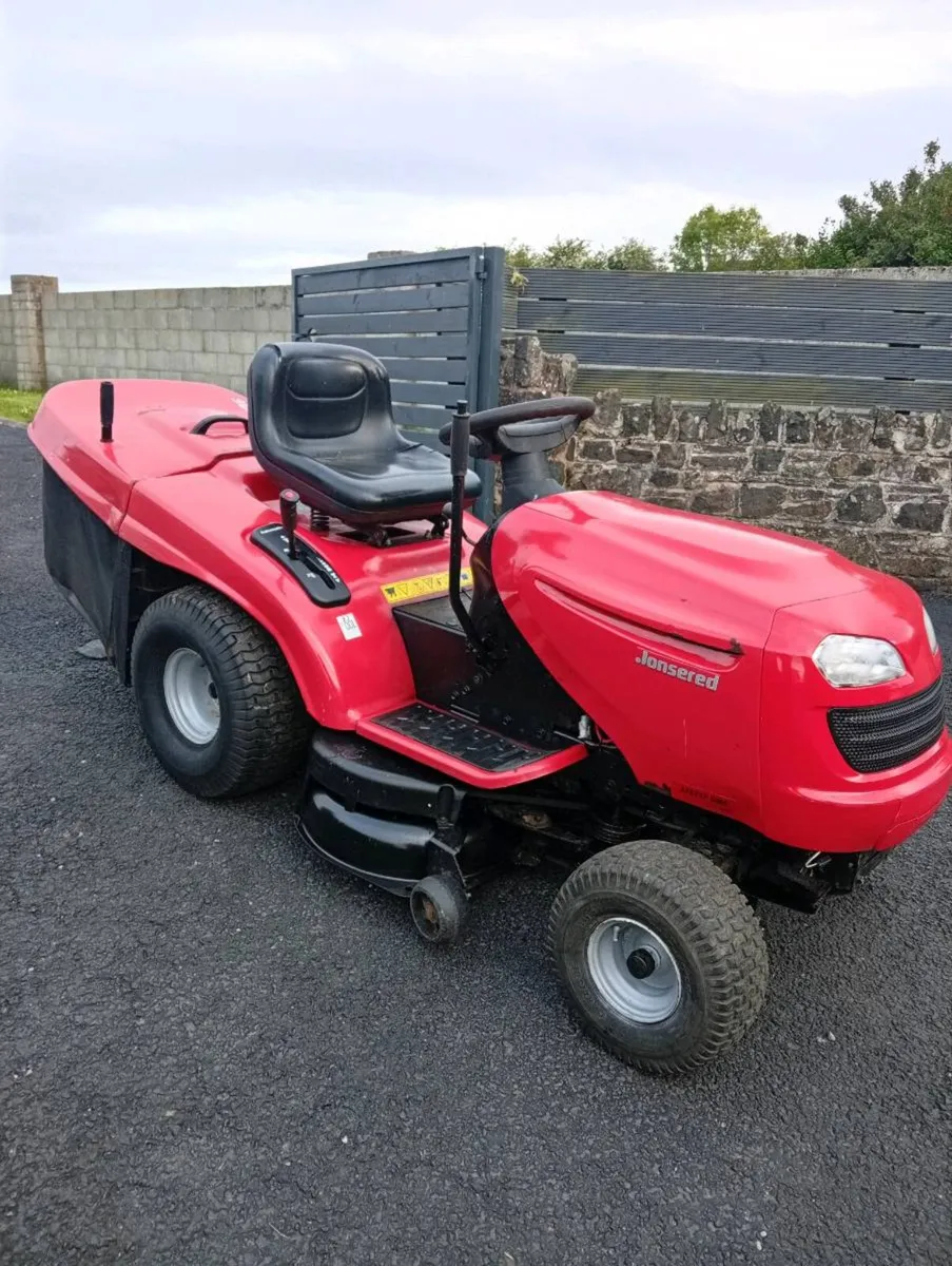 Jonsered lt2217 mower - Image 2