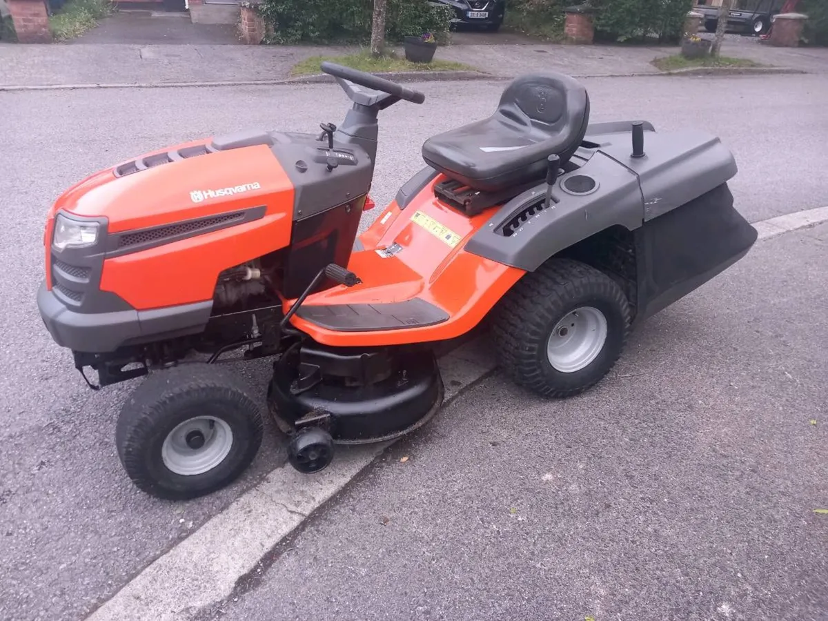 Ride on lawnmower - Image 2