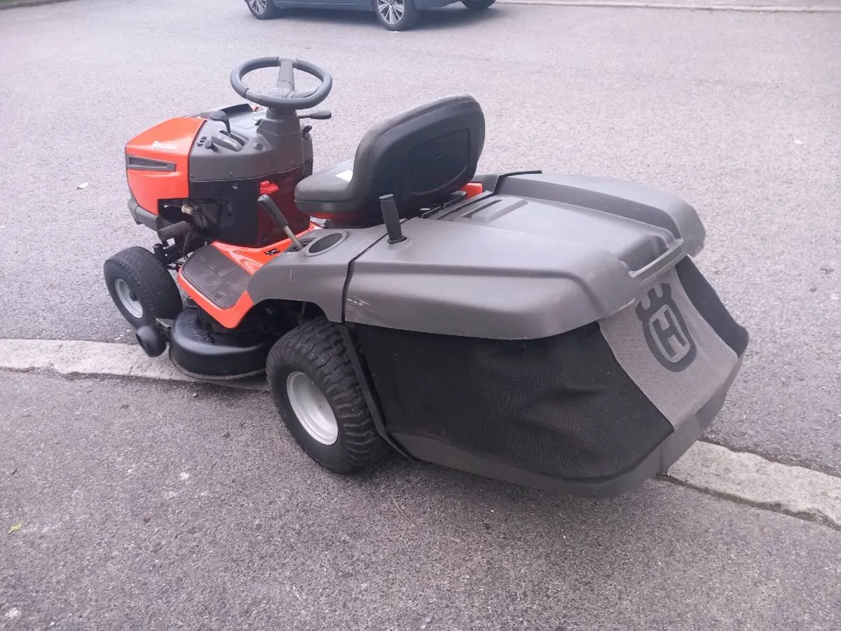 Ride on lawnmower - Image 3
