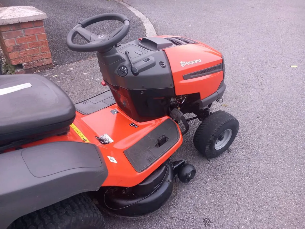 Ride on lawnmower - Image 4