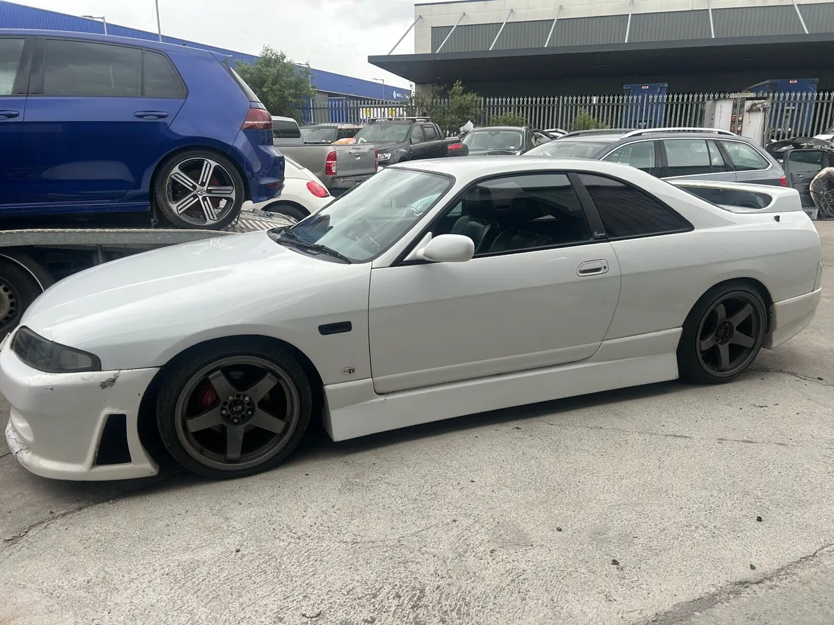 1995 Nissan skyline - Image 1