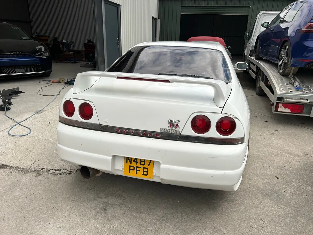 1995 Nissan skyline - Image 2