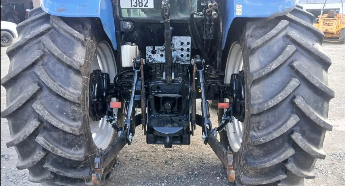 2017 New Holland TD5-105 - Image 4