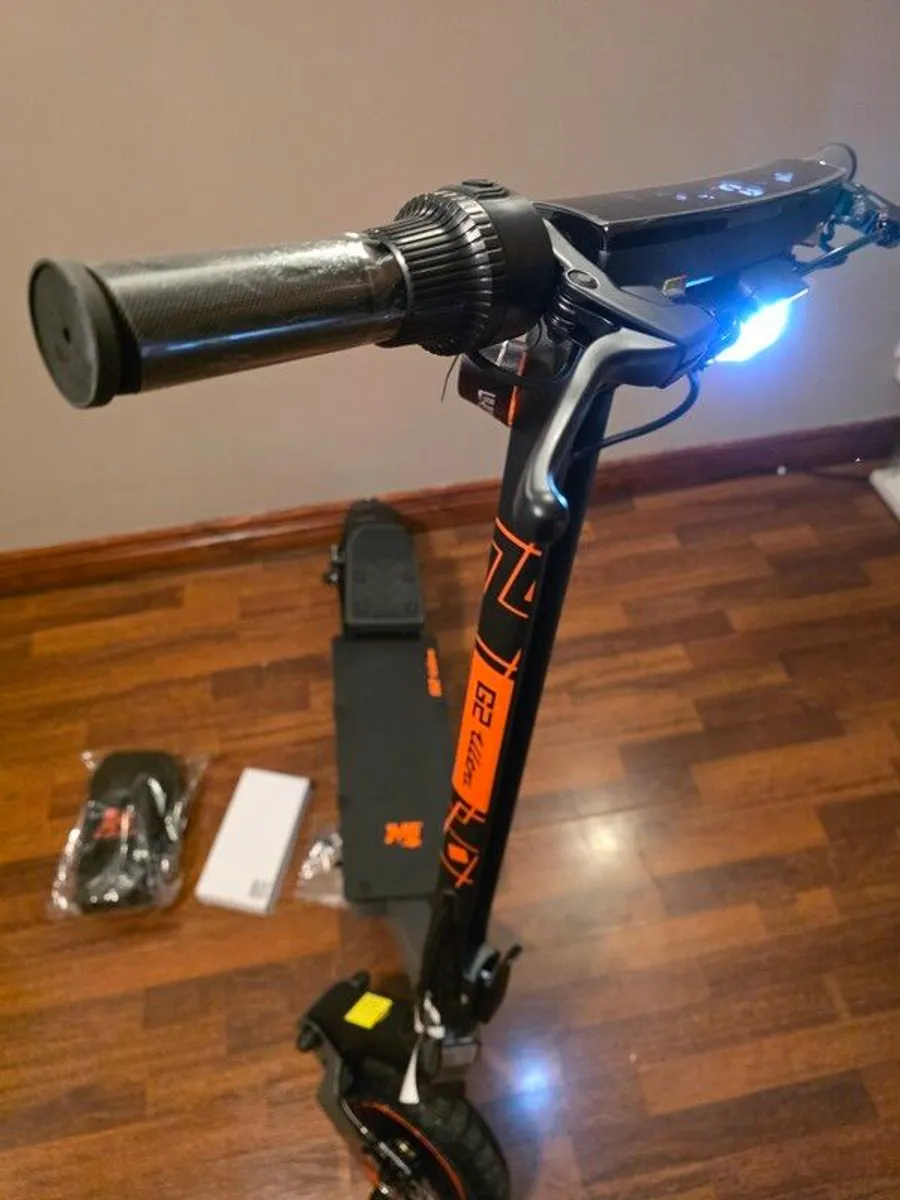 Kukirin g2 ultra electric scooter , brand new , never used , 6 months warranty. - Image 3