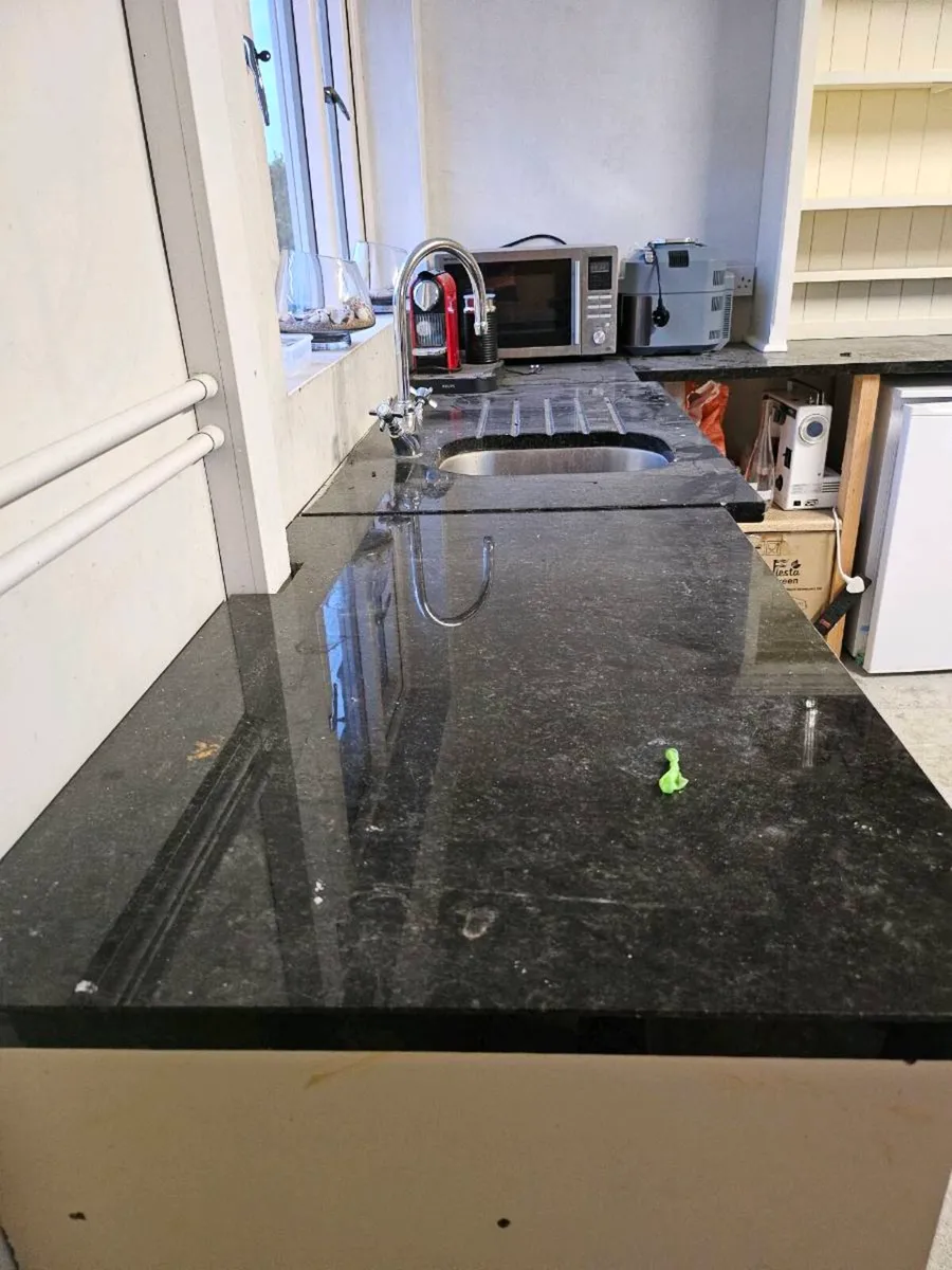 Granite worktop and units - Image 2