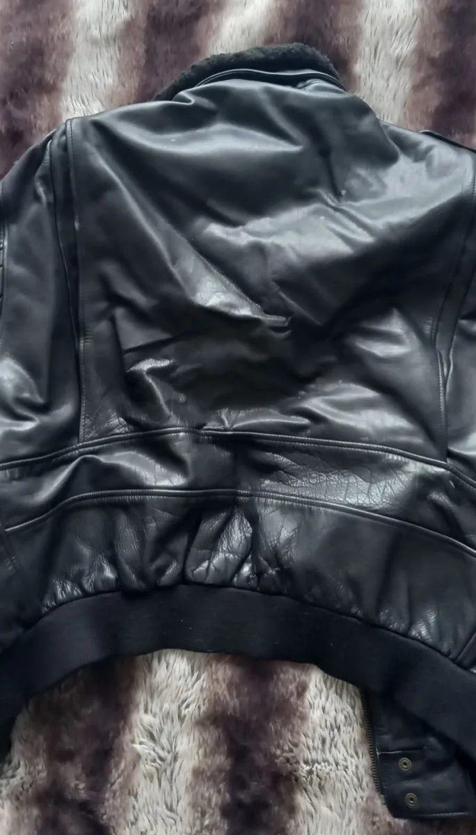 Rare Find Harley Davidson Leather Bomber Jacket - Image 4