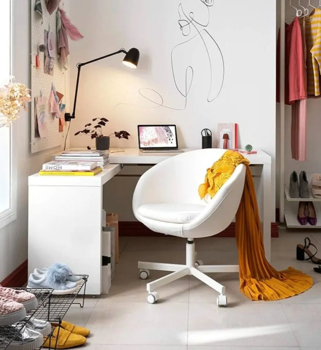 Office desk - Image 1