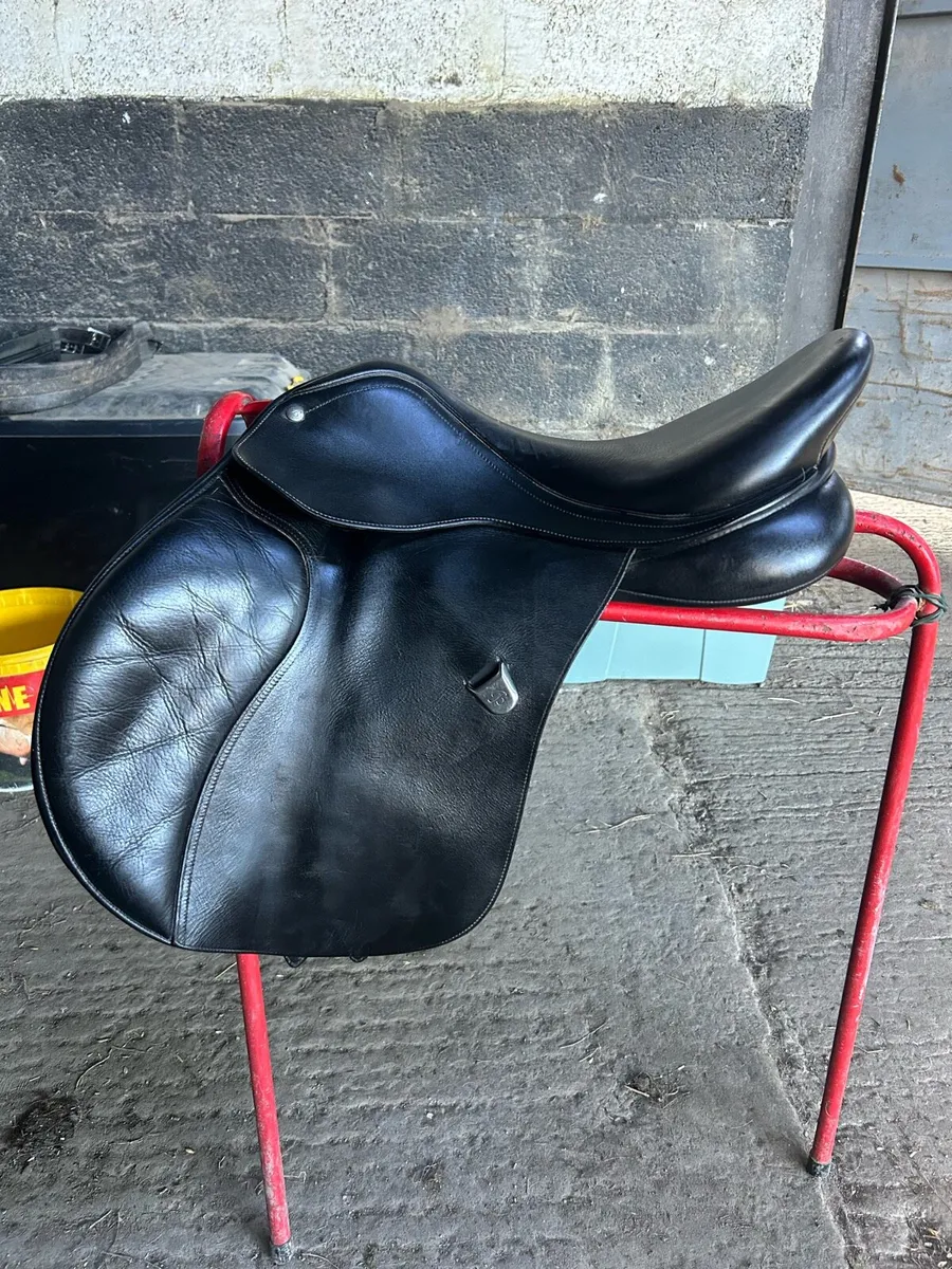 Bates AP saddle - Image 1