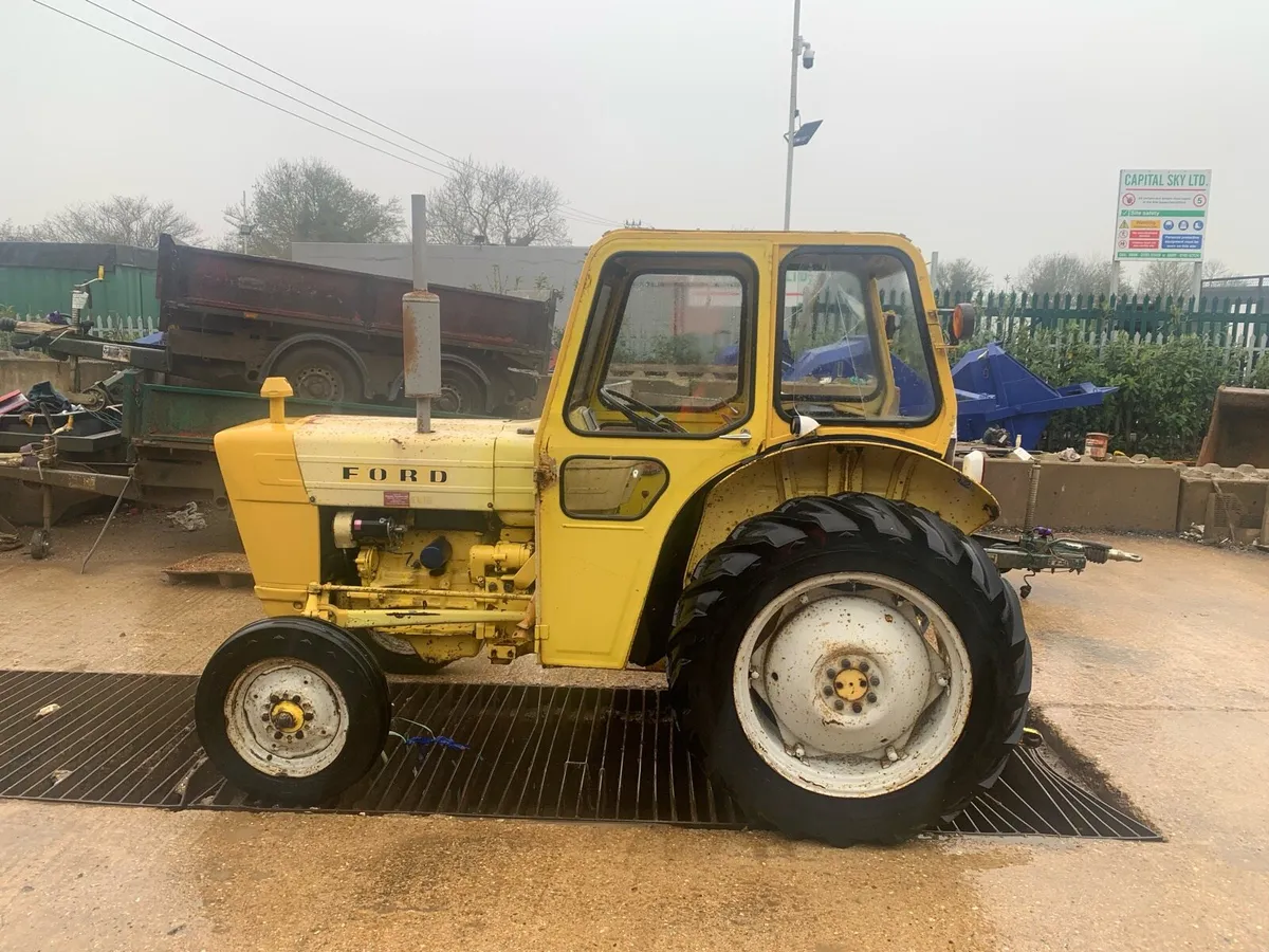 Ford 3000 Tractor - Image 1