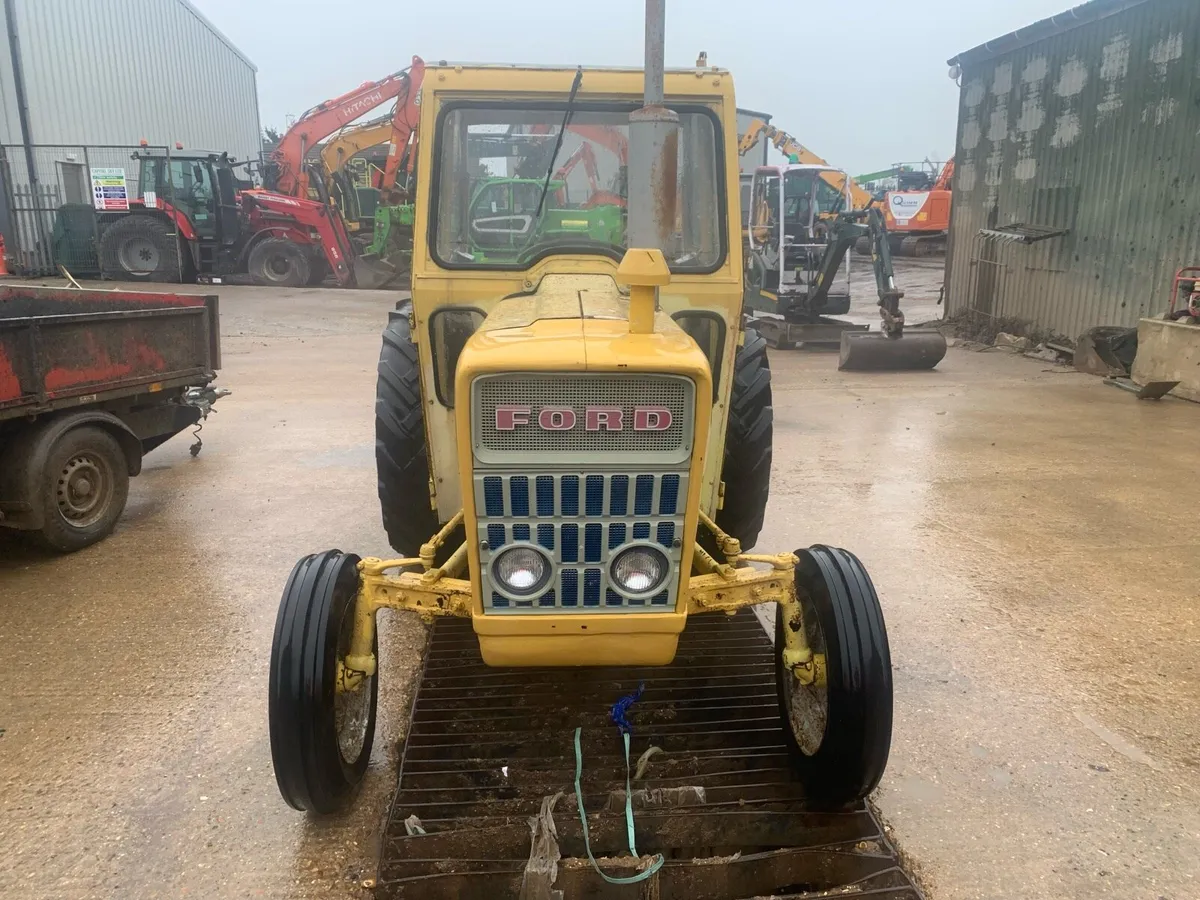 Ford 3000 Tractor - Image 2