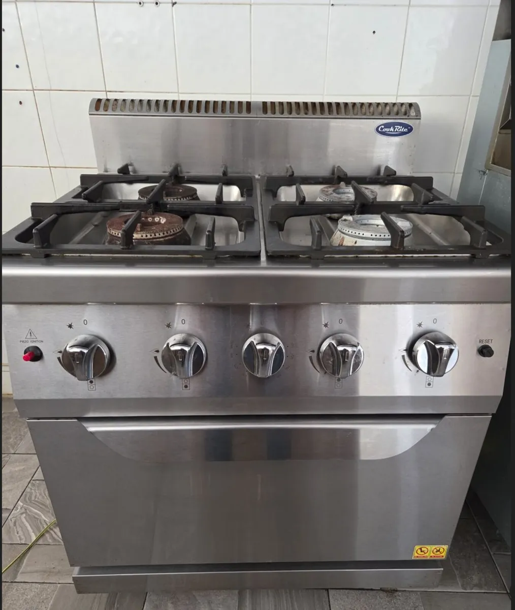 4 Burners Gas Range & Oven - Image 2