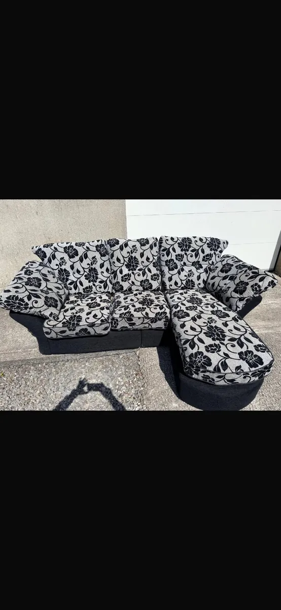 Corner sofa - Image 1