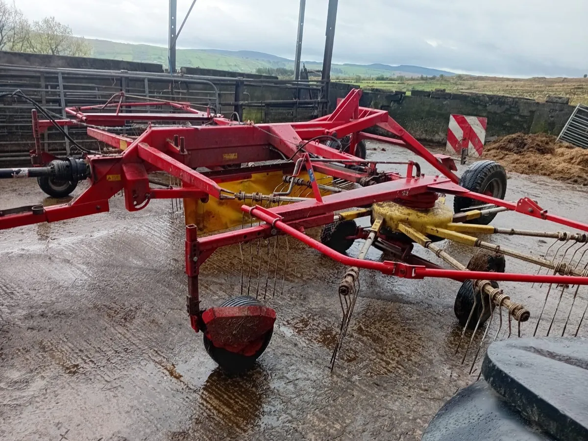 Pottinger grass rake. - Image 2