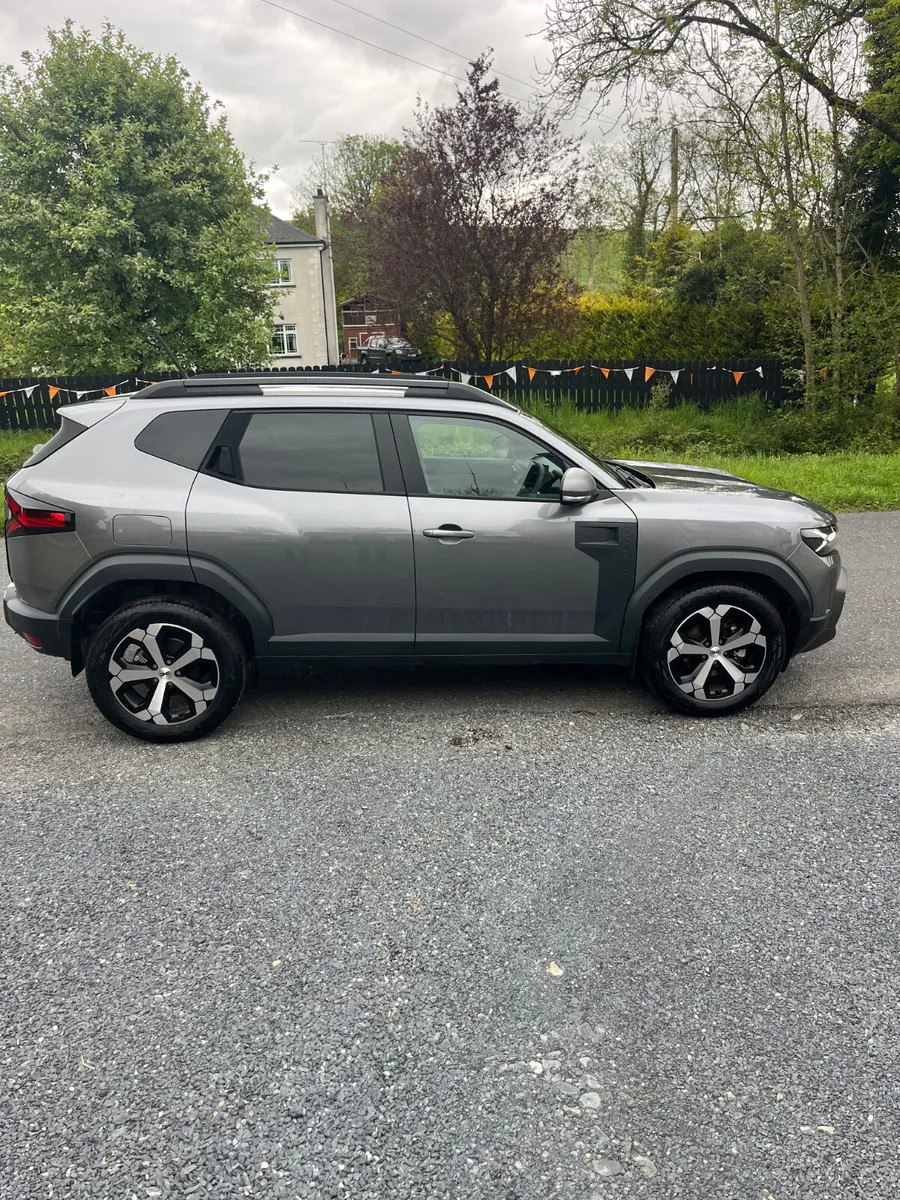 251  DACIA  DUSTER - Image 1