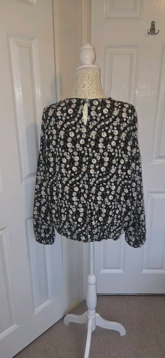 Primark Black White Floral Boho Blouse UK 14 Long - Image 4