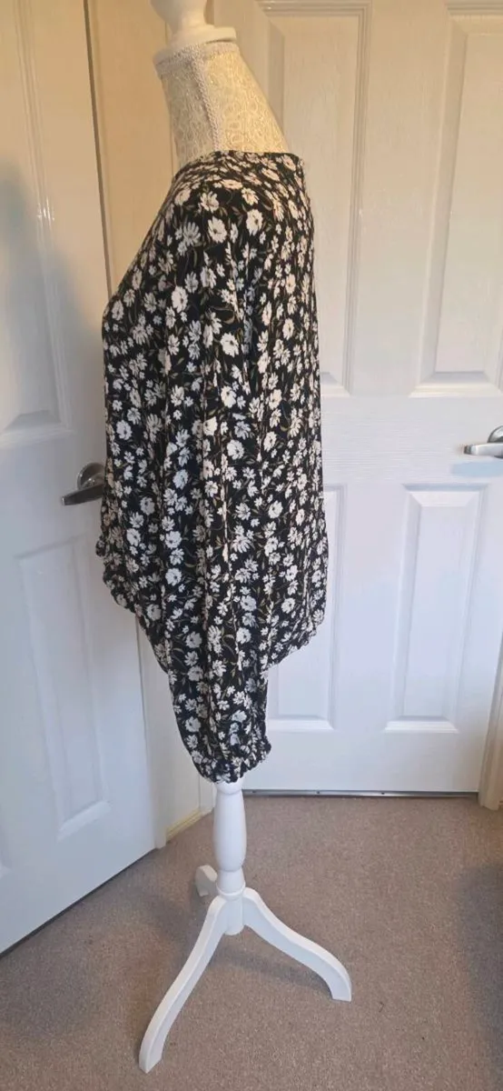 Primark Black White Floral Boho Blouse UK 14 Long - Image 3