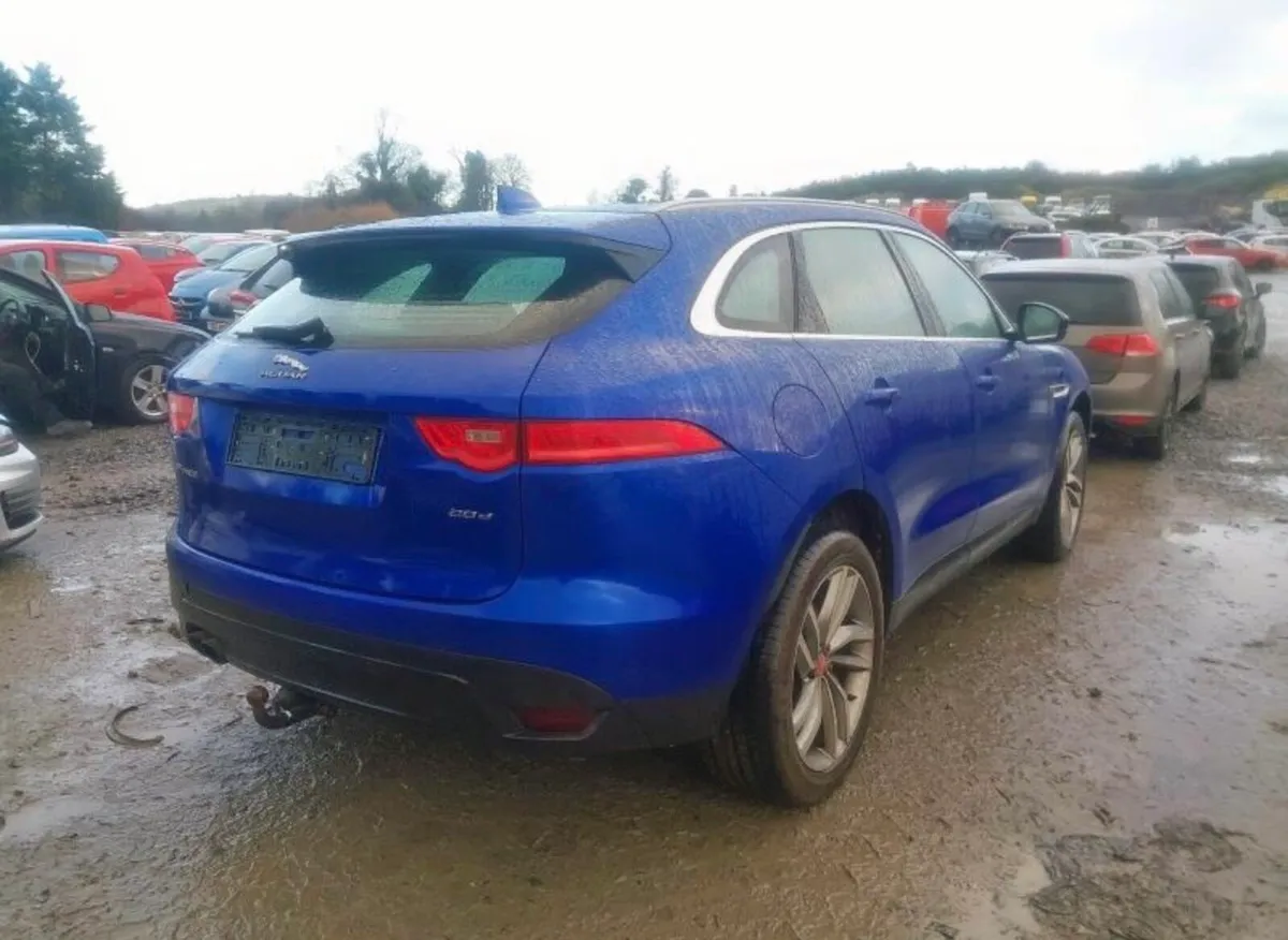 Jaguar F-Pace 2017 - Image 2