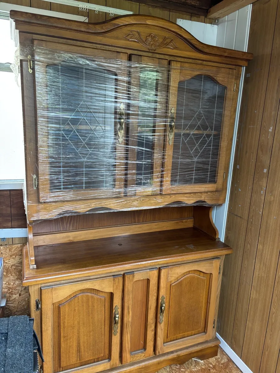 Large display Cupboard/Cabinet