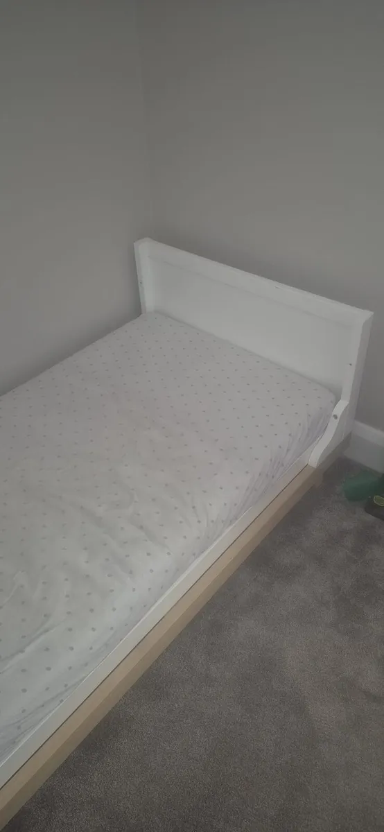 Beds - Image 1