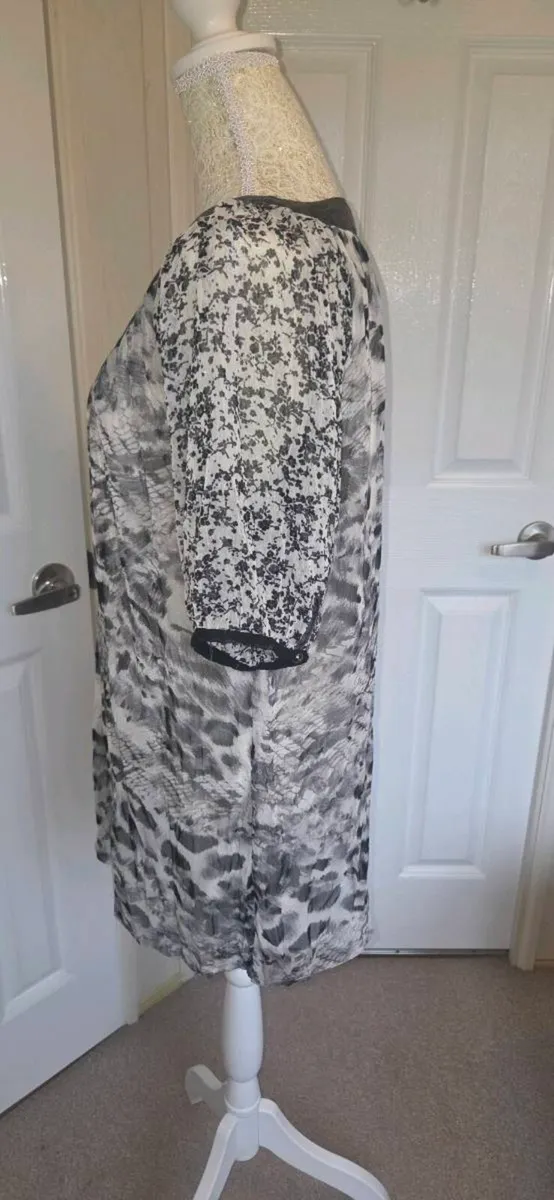 Sophia Grey Abstract Animal Print Tunic Dress Shee - Image 3