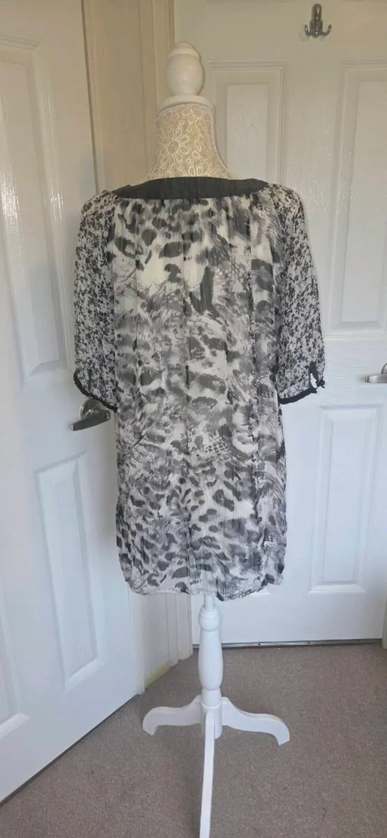 Sophia Grey Abstract Animal Print Tunic Dress Shee - Image 4