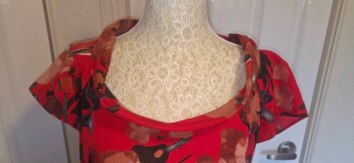 Gallery Red Floral Chiffon Blouse UK 12 Boho Occas - Image 2