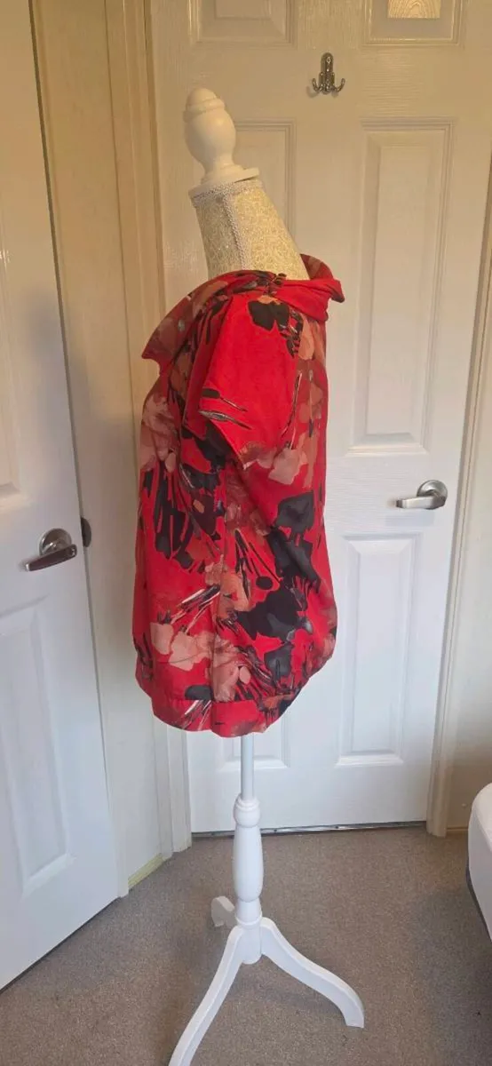 Gallery Red Floral Chiffon Blouse UK 12 Boho Occas - Image 3