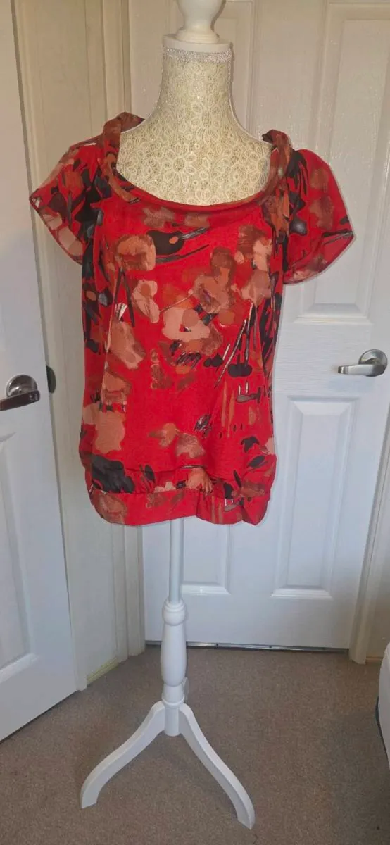 Gallery Red Floral Chiffon Blouse UK 12 Boho Occas - Image 1