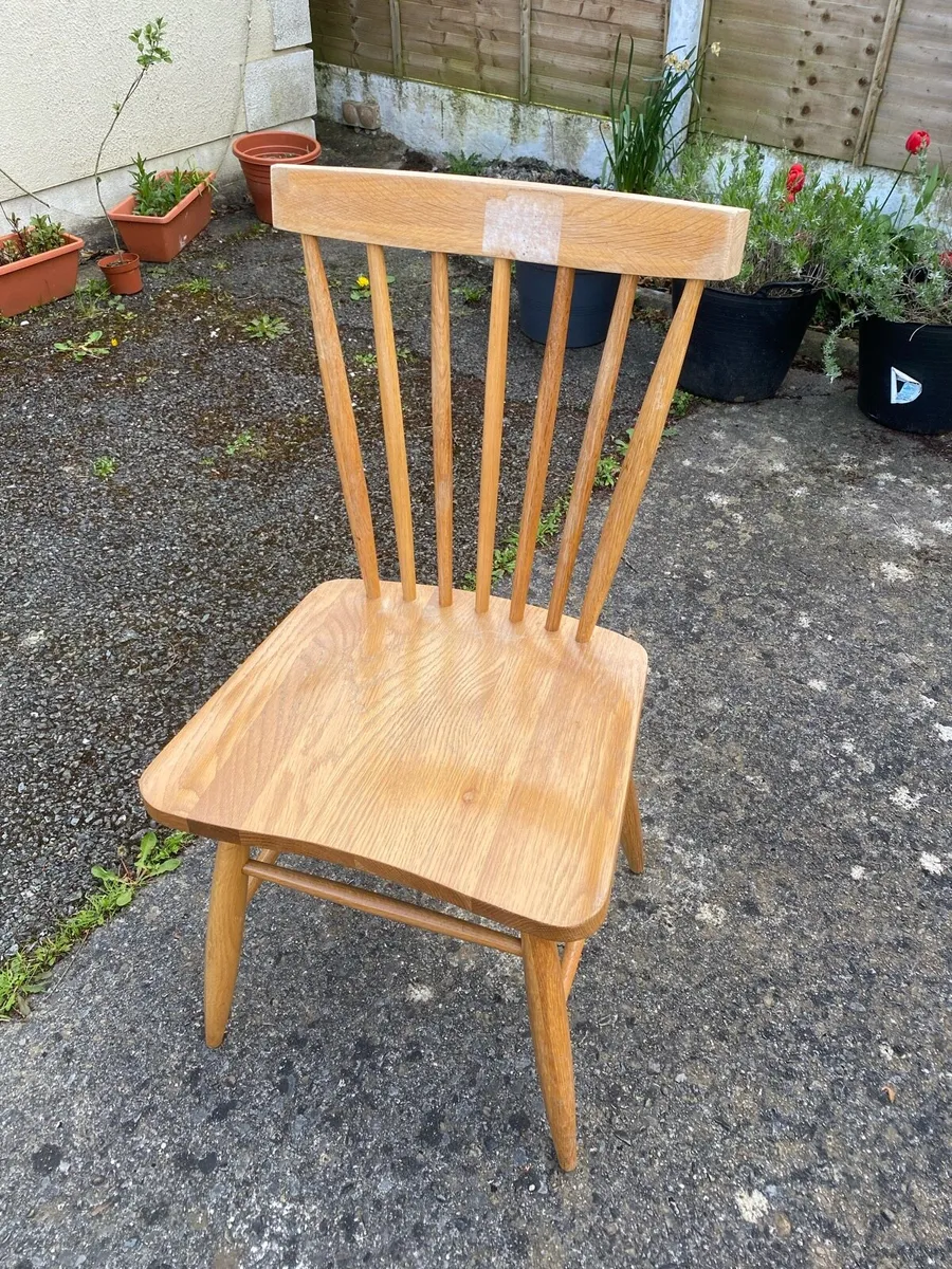 Oak Dining Table and 4 Chairs. One chair broken - Image 3