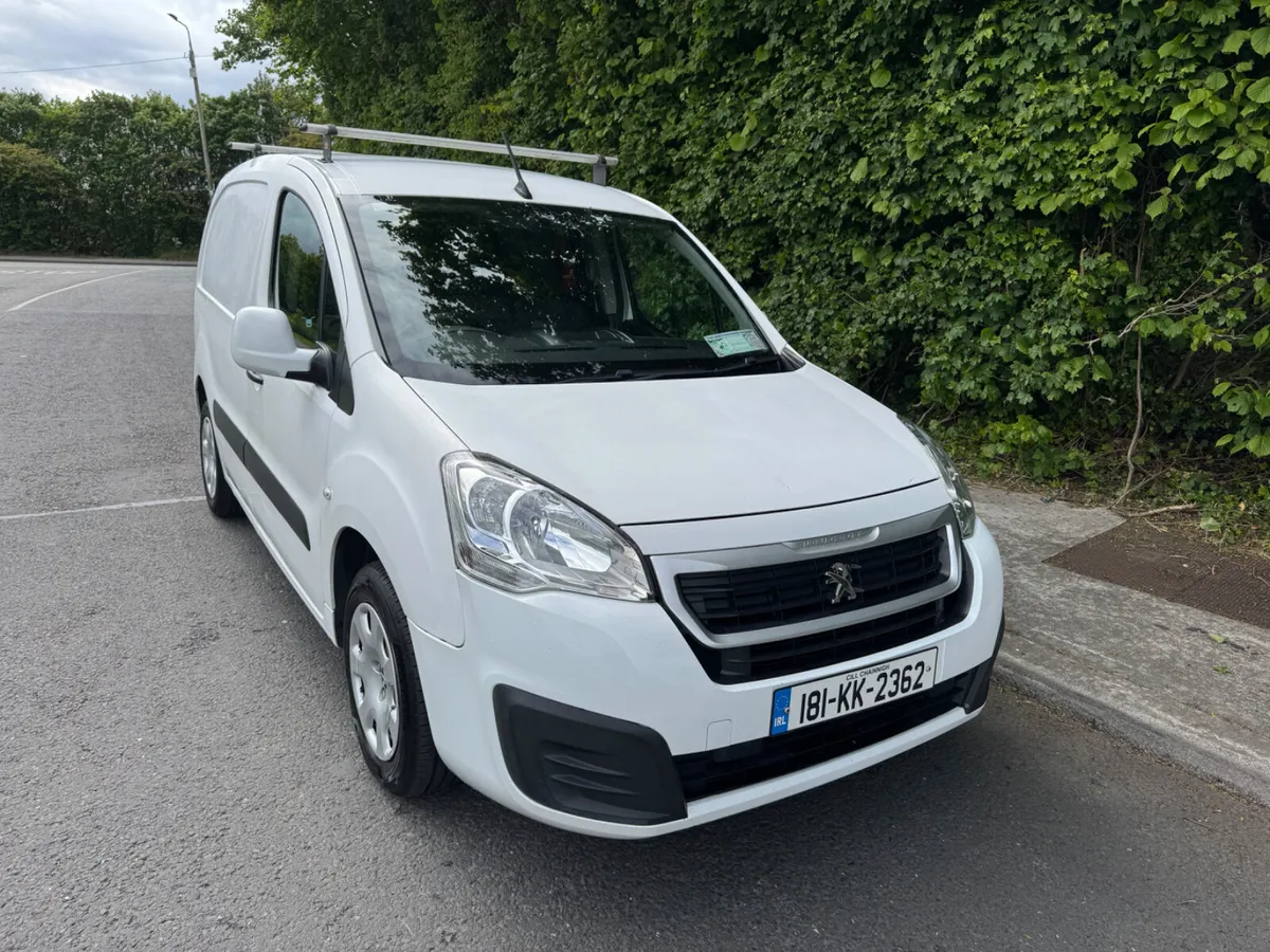 Peugeot Partner 3 seats aircon low mileage - Image 2