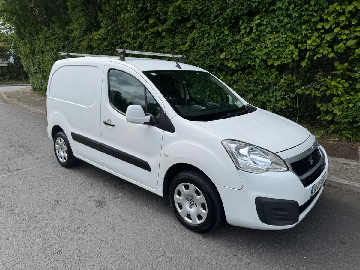 Peugeot Partner 3 seats aircon low mileage - Image 1